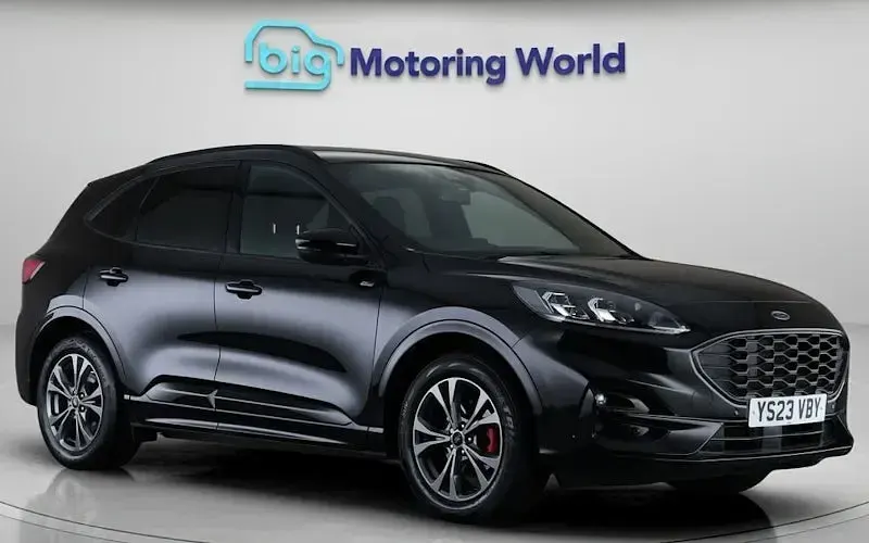 Usado Ford Kuga ST-Line 190 HP (139 kW) 2023 SUV