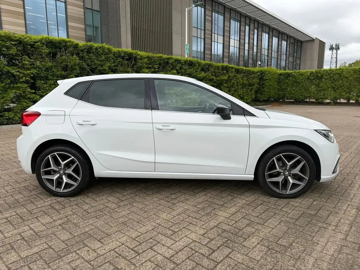 Used Seat Ibiza XCELLENCE Lux 115 HP (84 kW) 2019 White Hatchback