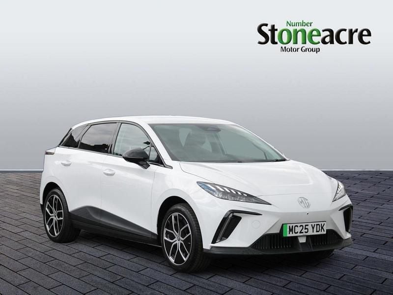White New 2025 MG MG4 EV Trophy Hatchback | £21,995 (Super price) - Image 1/4