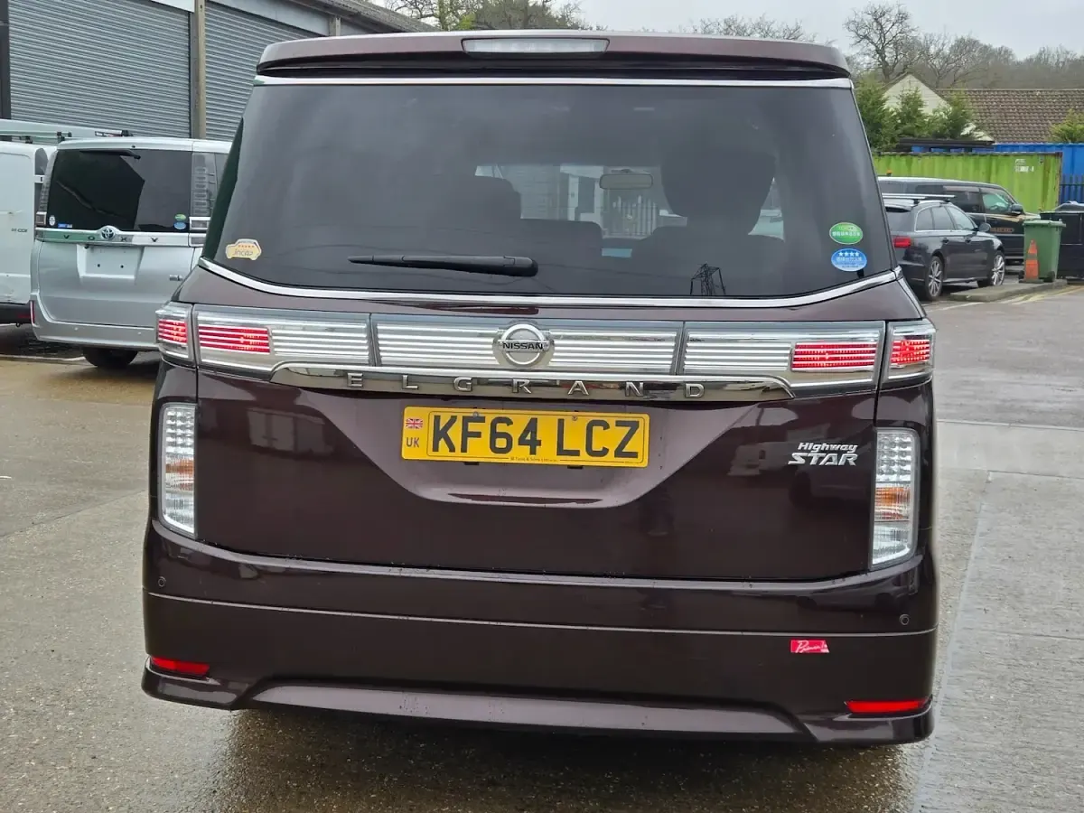 Used Nissan Elgrand 2014 Brown MPV