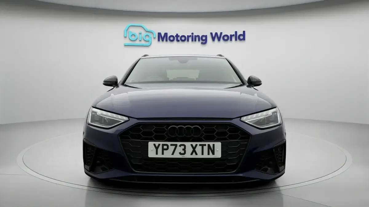 Used Audi A4 Black Edition 201 HP (147 kW) 2023 Blue Estate