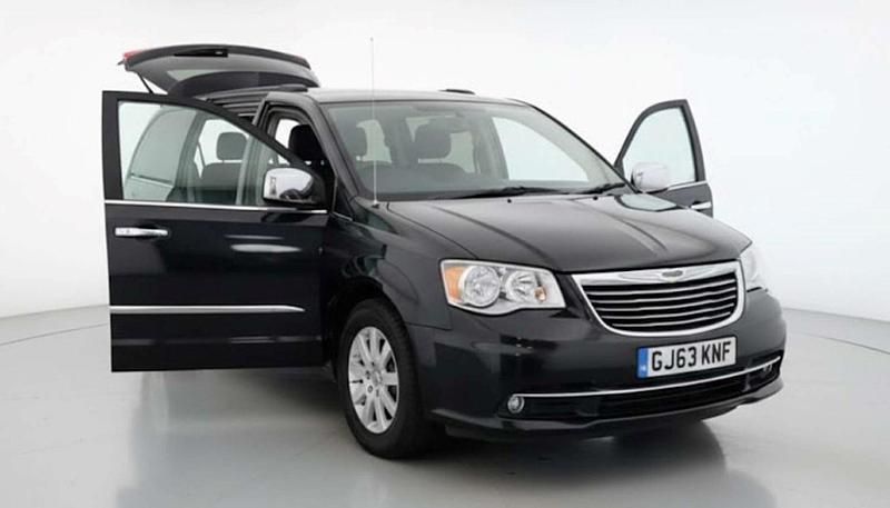 Black Used 2013 Chrysler Grand Voyager Limited MPV | £11,995 (Super price) - Image 1/4