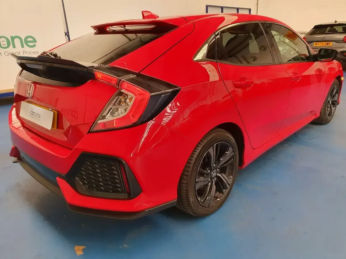 Used Honda Civic SR 129 HP (94 kW) 2017 Red Hatchback