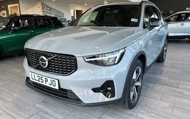 Used Volvo XC40 Plus 197 HP (144 kW) 2025 SUV