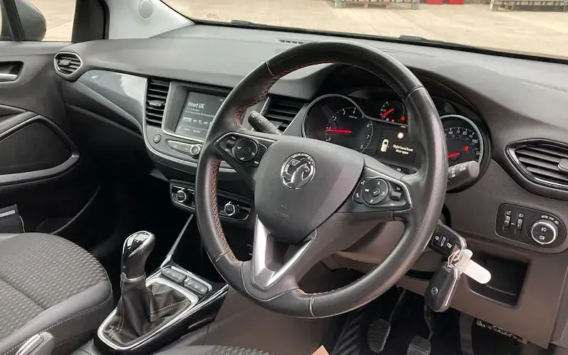 Used Vauxhall Crossland X Elite 83 HP (61 kW) 2020 Grey SUV