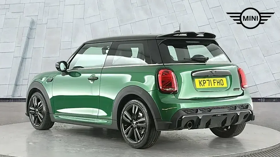 Used Mini Cooper Hatch 134 HP (98 kW) 2021 Green Hatchback
