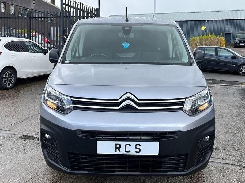 Used Citroën Berlingo 128 HP (94 kW) 2019 Grey MPV