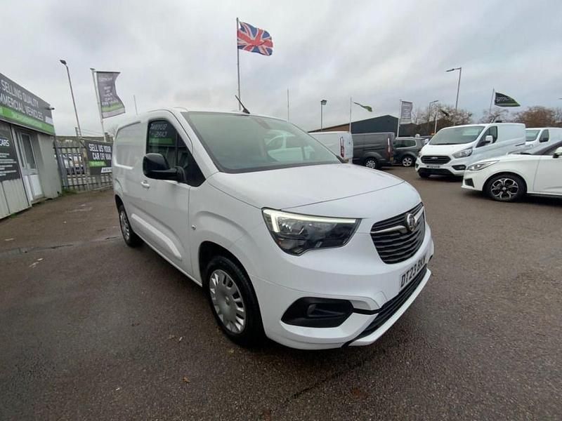 Used Vauxhall Combo S 100 HP (73 kW) 2023 White Van