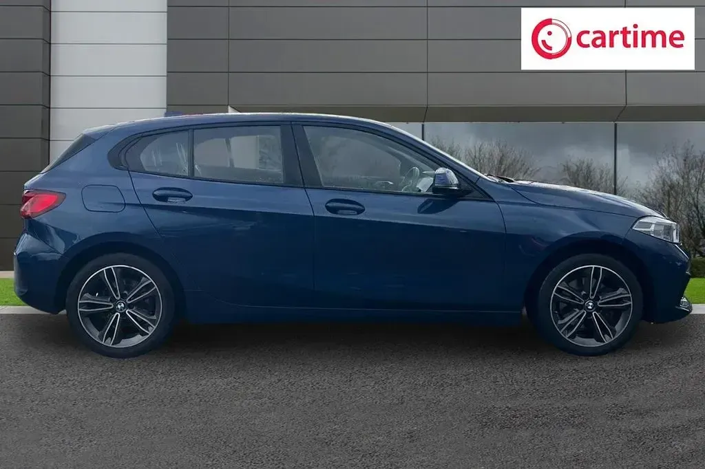Used BMW 118 Sport Line 140 HP (102 kW) 2020 Blue Hatchback
