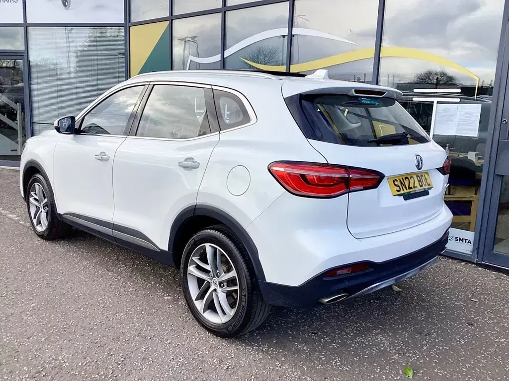 Usado MG HS 162 HP (119 kW) 2022 Branco SUV