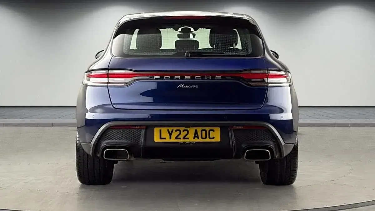 Used Porsche Macan 265 HP (194 kW) 2022 Gentian blue SUV