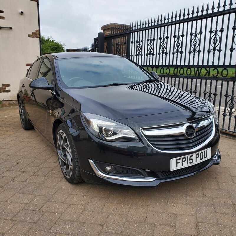 Black Used 2015 Vauxhall Insignia SRi Hatchback | £5,995 (Fair price) - Image 1/4