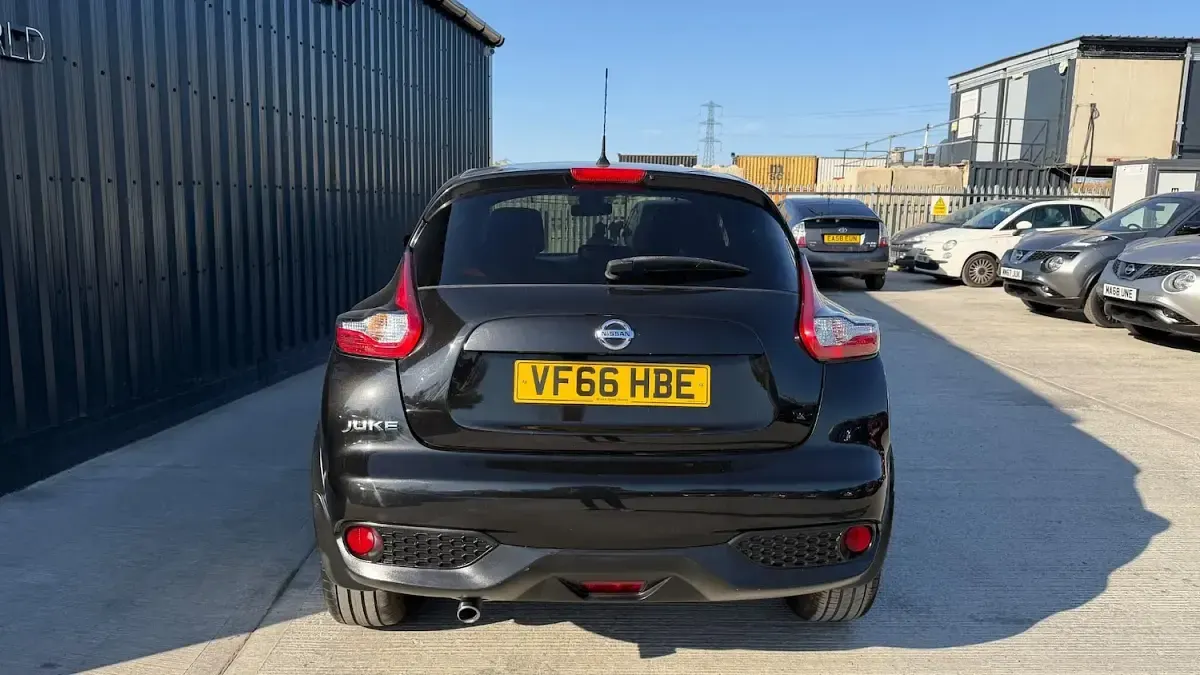 Used Nissan Juke N-Connecta 113 HP (83 kW) 2017 Black SUV