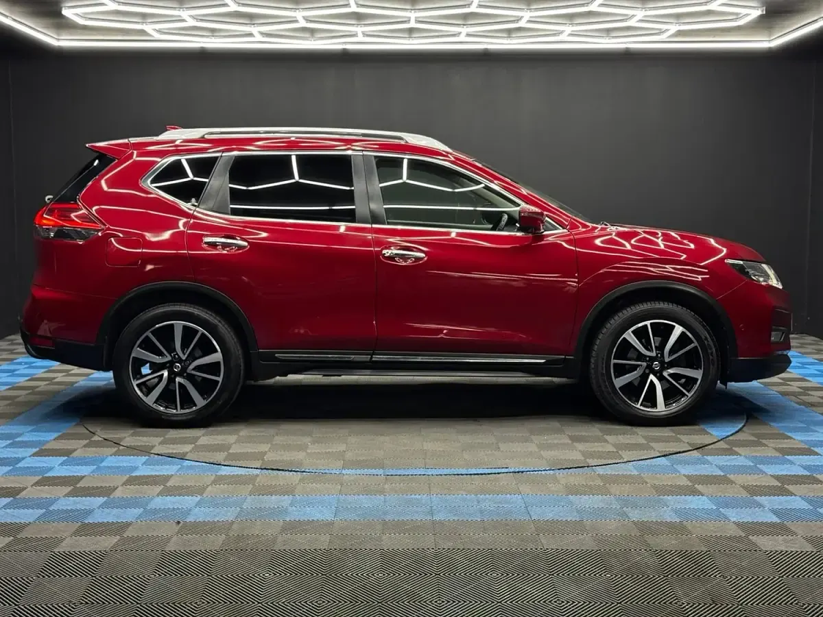 Used Nissan X-Trail Tekna 130 HP (95 kW) 2018 Red SUV