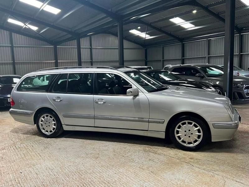 Used Mercedes E280 Elegance 205 HP (150 kW) 2002 Silver Estate