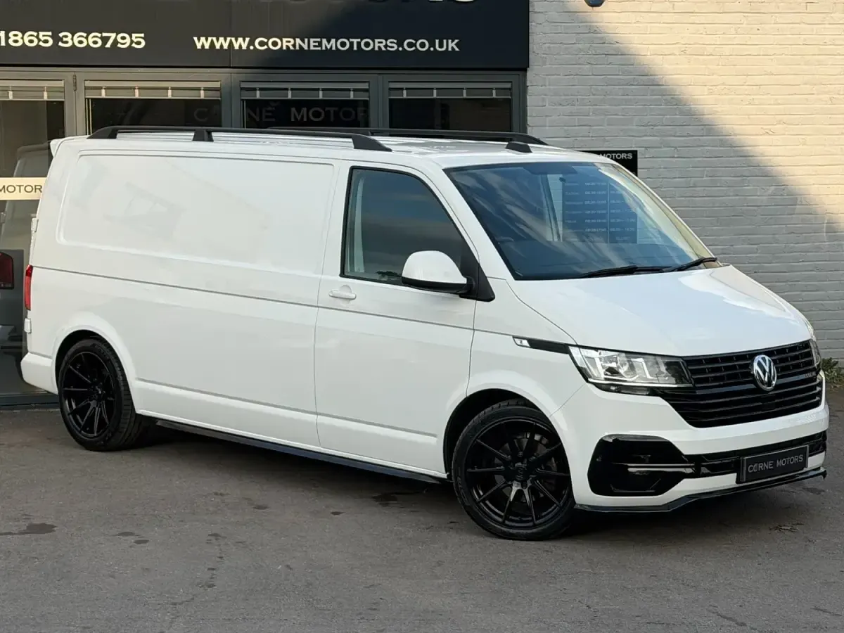 Begagnad VW Transporter Sportline 150 HK (110 kW) 2024 Vit Van