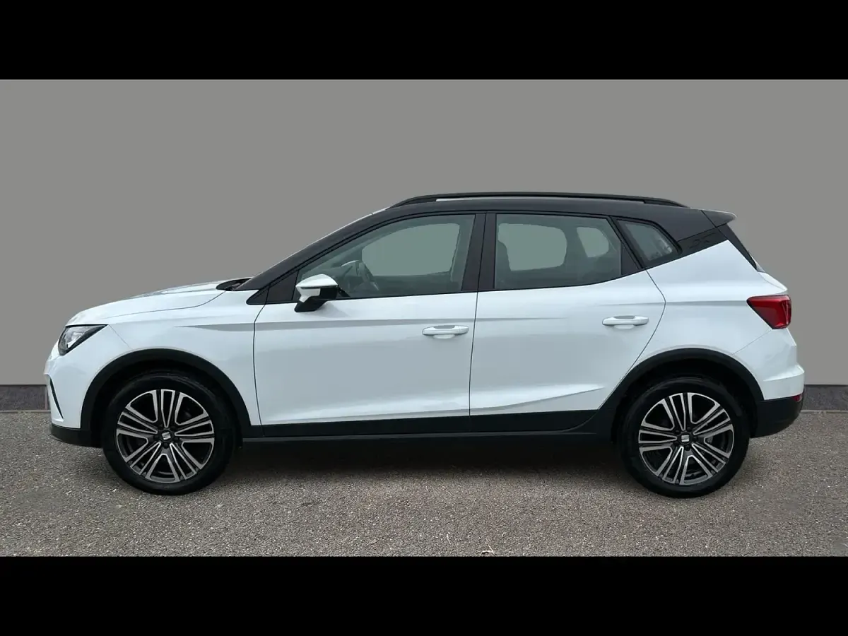 Used Seat Arona SE 2023 White SUV