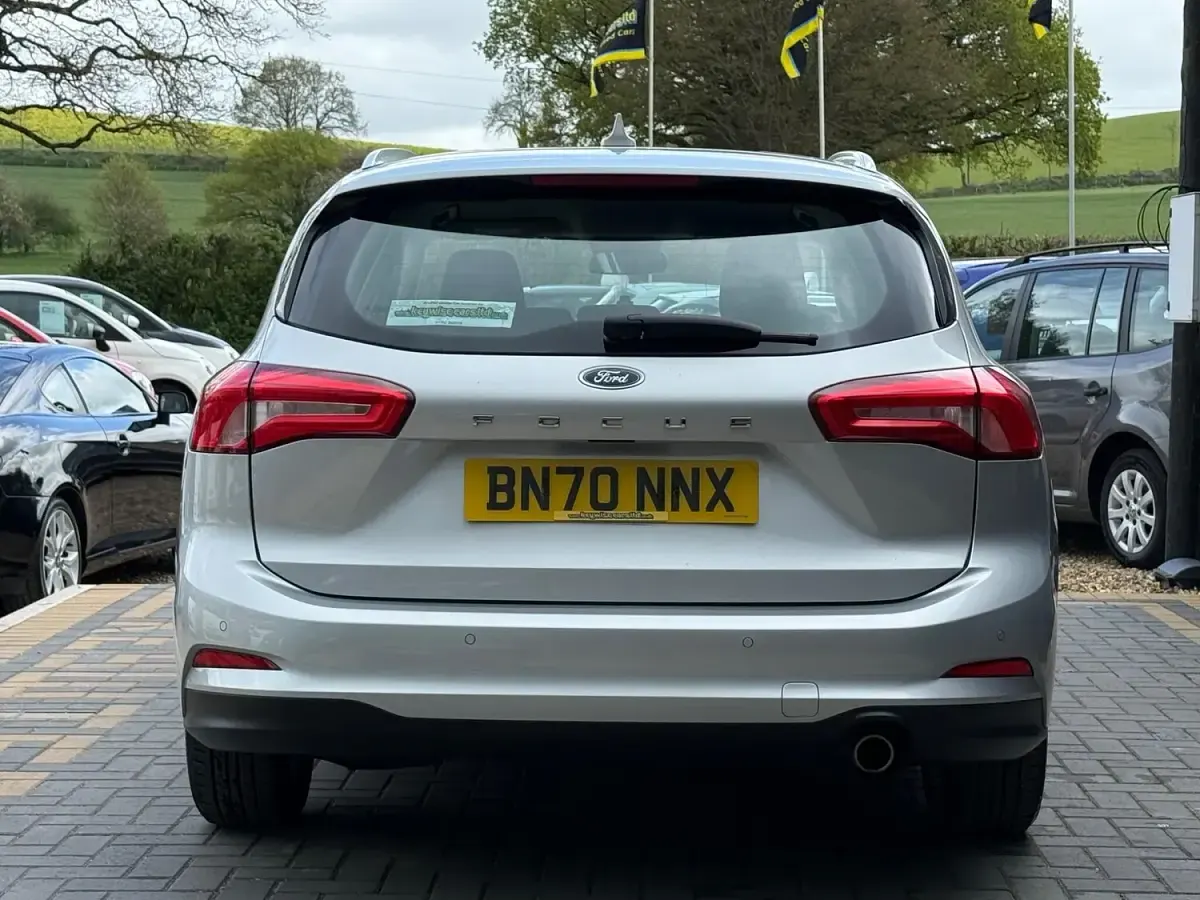 Used Ford Focus Zetec 120 HP (88 kW) 2020 Silver Estate