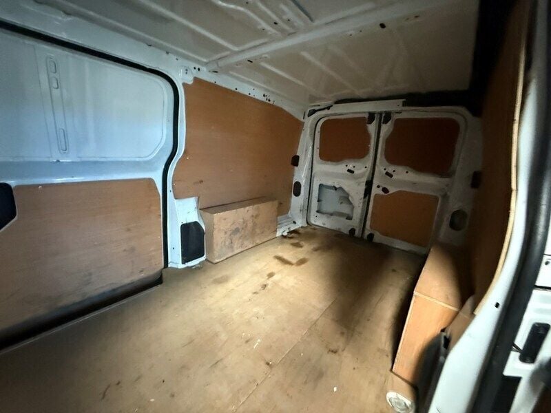 Image 3/4
