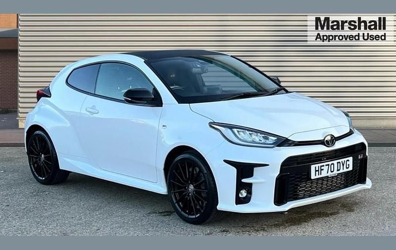 Used Toyota Yaris 257 HP (189 kW) 2021 White Hatchback