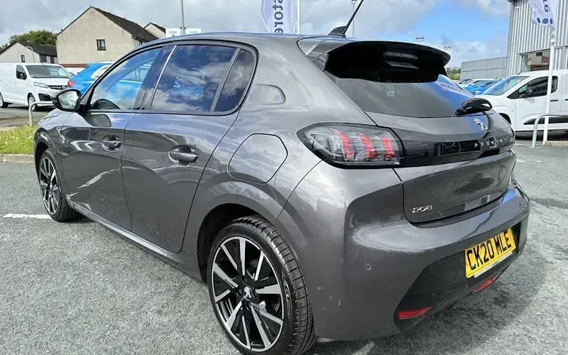Used Peugeot 208 Allure 102 HP (75 kW) 2021 Hatchback