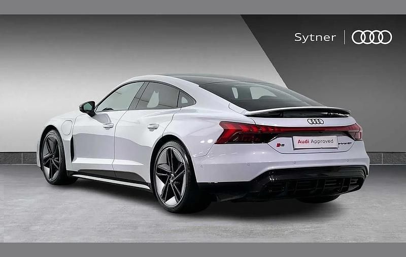 Used Audi e-tron GT quattro Comfort 475 kW (646 HP) 2024 Grey Sedan