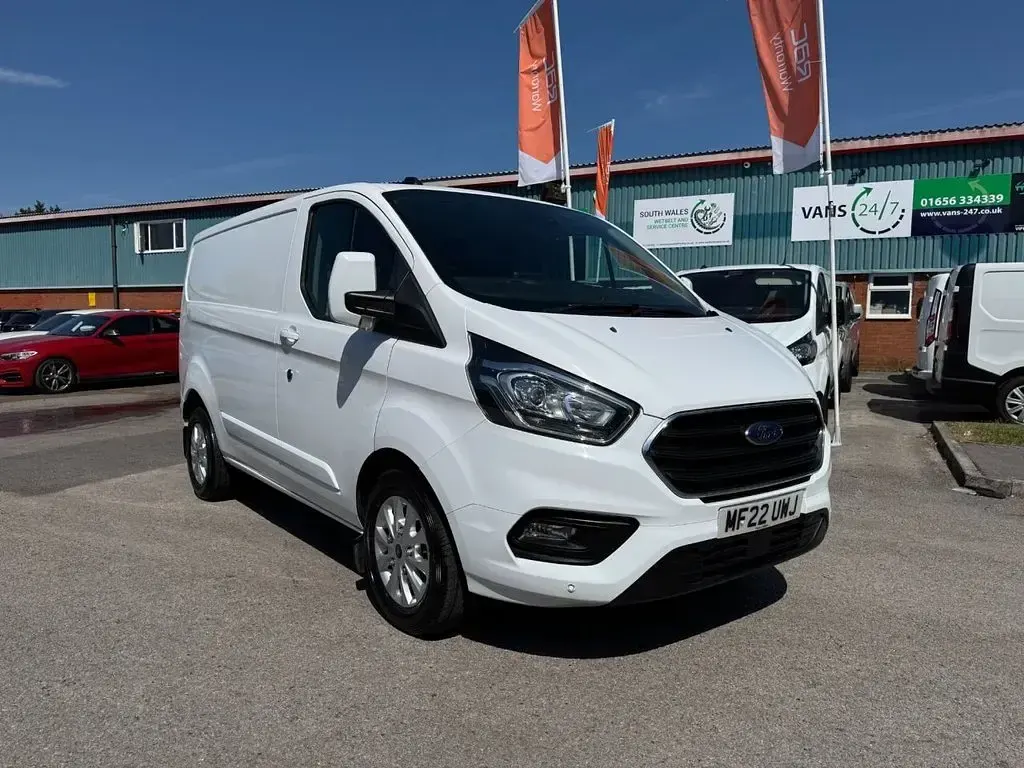 Used Ford Transit Custom Limited 130 HP (95 kW) 2022 White Van