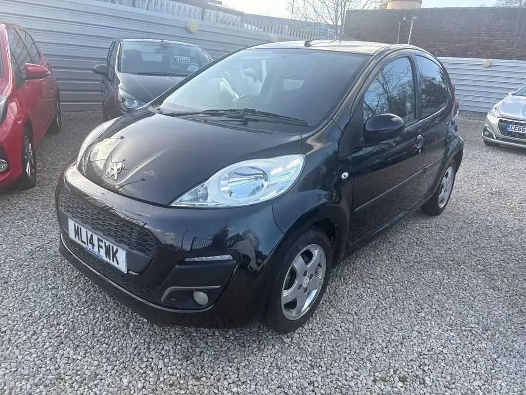 Begagnad Peugeot 107 Allure 68 HK (50 kW) 2014 Svart Halvkombi