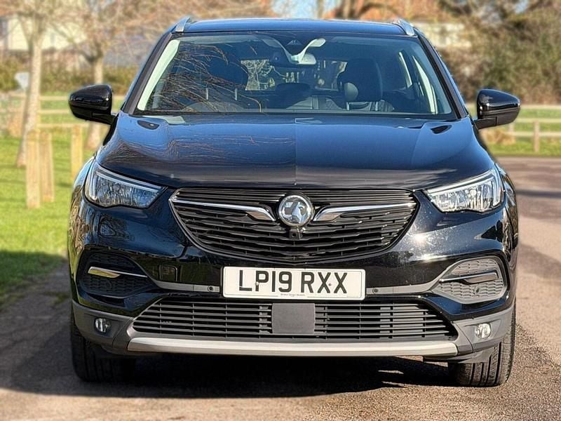 Used Vauxhall Grandland X Sport 130 HP (95 kW) 2019 Black SUV