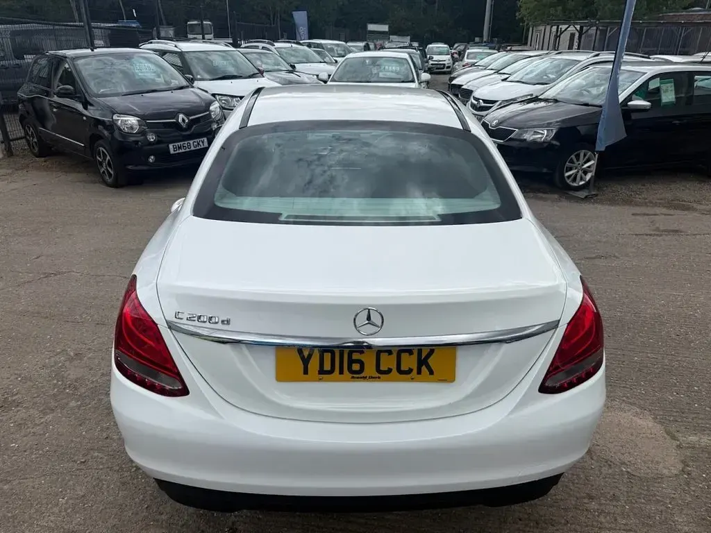 Used Mercedes C200 Executive 136 HP (100 kW) 2016 White Sedan