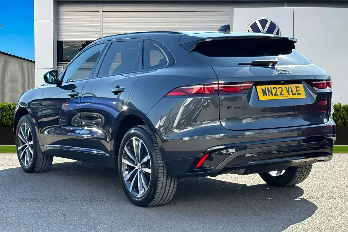 Usado Jaguar F-Pace R-Dynamic 250 HP (183 kW) 2022 Cinzento SUV