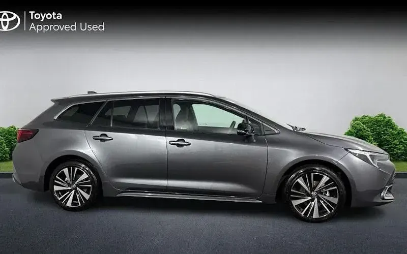 Used Toyota Corolla Design 140 HP (102 kW) 2026 Estate