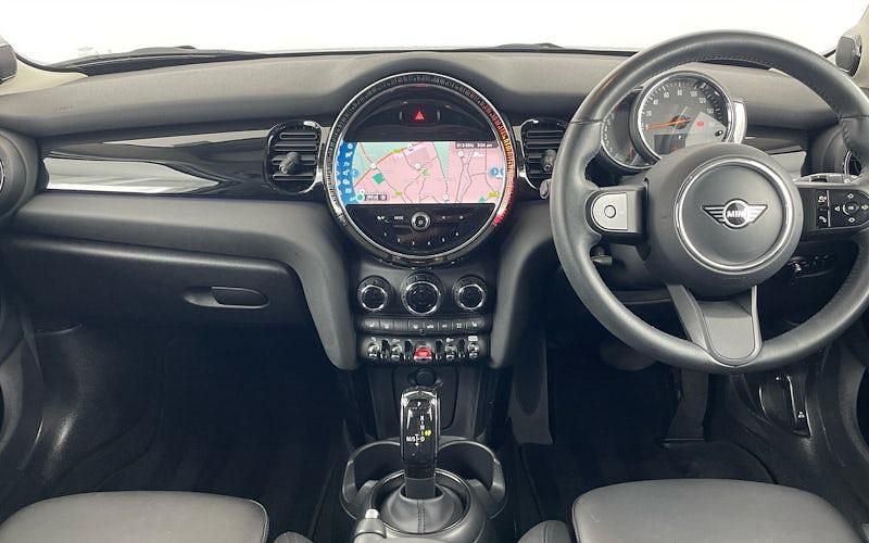 Begagnad Mini Cooper Classic 136 HK (100 kW) 2022 Vit Halvkombi