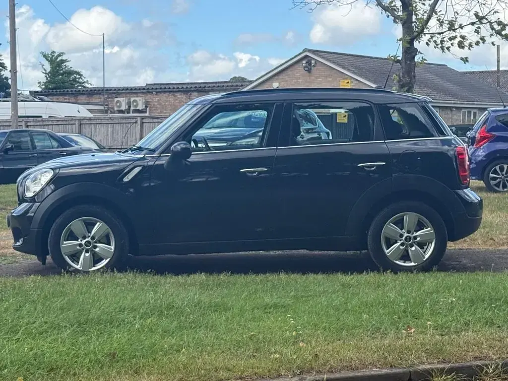 Used Mini Cooper D Countryman 112 HP (82 kW) 2014 Black SUV