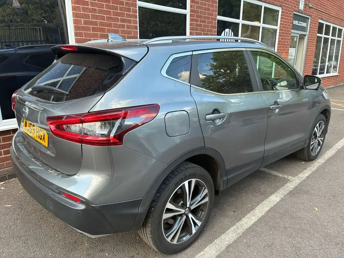 Used Nissan Qashqai N-Connecta 160 HP (117 kW) 2019 Grey SUV