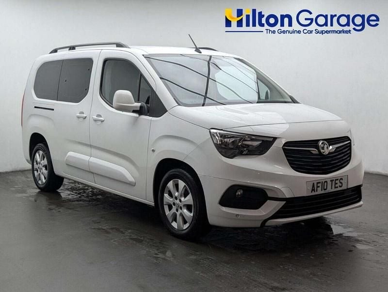 Used Vauxhall Combo S 100 HP (73 kW) 2019 White MPV