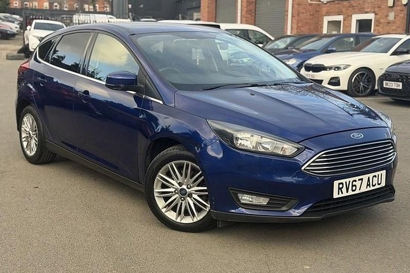 Used Ford Focus Zetec 125 HP (91 kW) 2017 Blue Hatchback