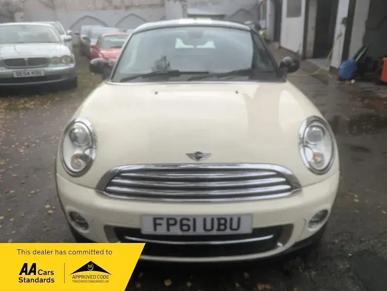 Used Mini Cooper Coupé 2011 White Coupe