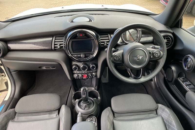 Used Mini Cooper S Classic 192 HP (141 kW) 2019 White Hatchback