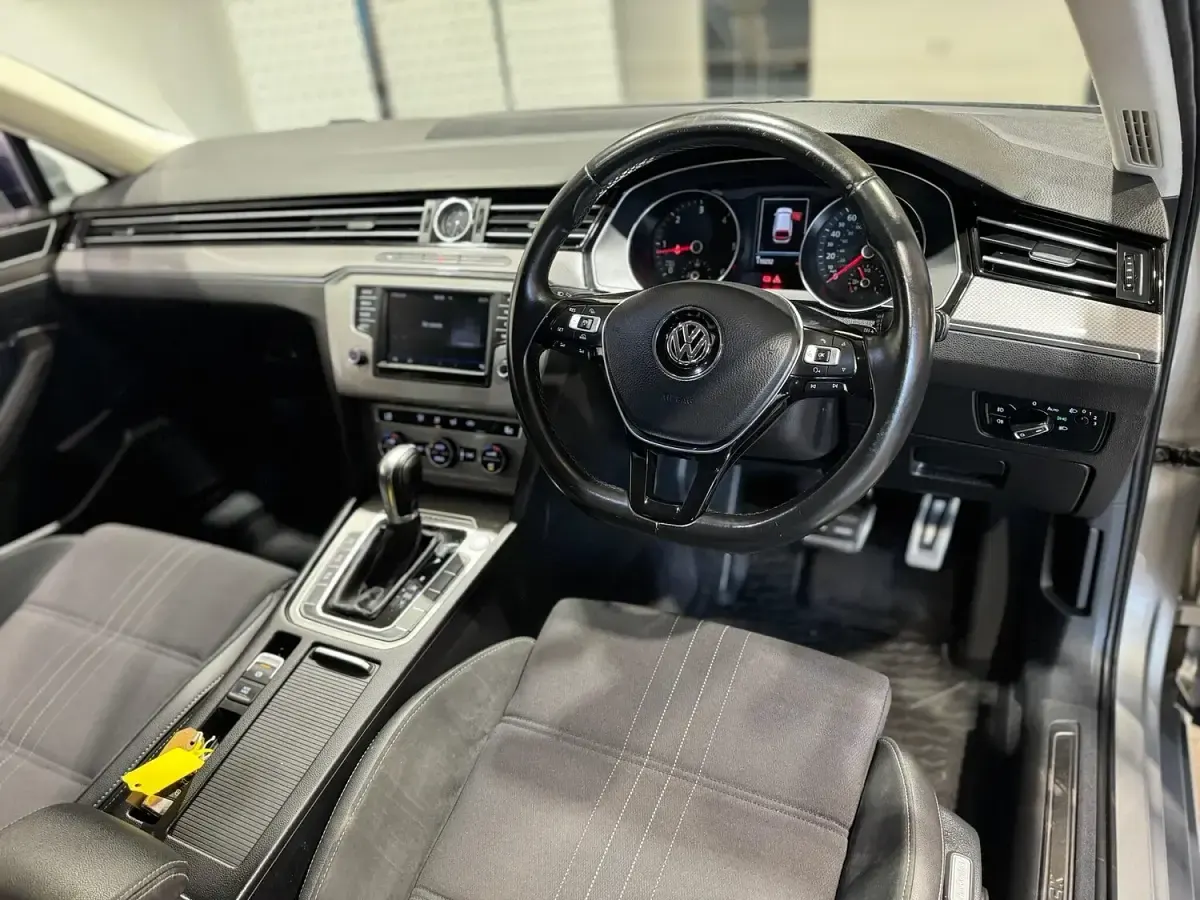 Used VW Passat Alltrack S 190 HP (139 kW) 2017 Silver Estate