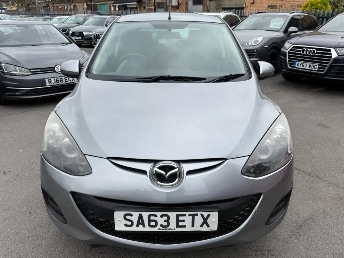Używany Mazda 2 2013 Srebrny Hatchback