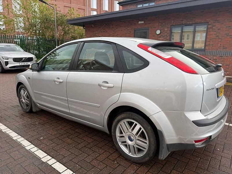 Used Ford Focus Ghia 2007 Silver Hatchback