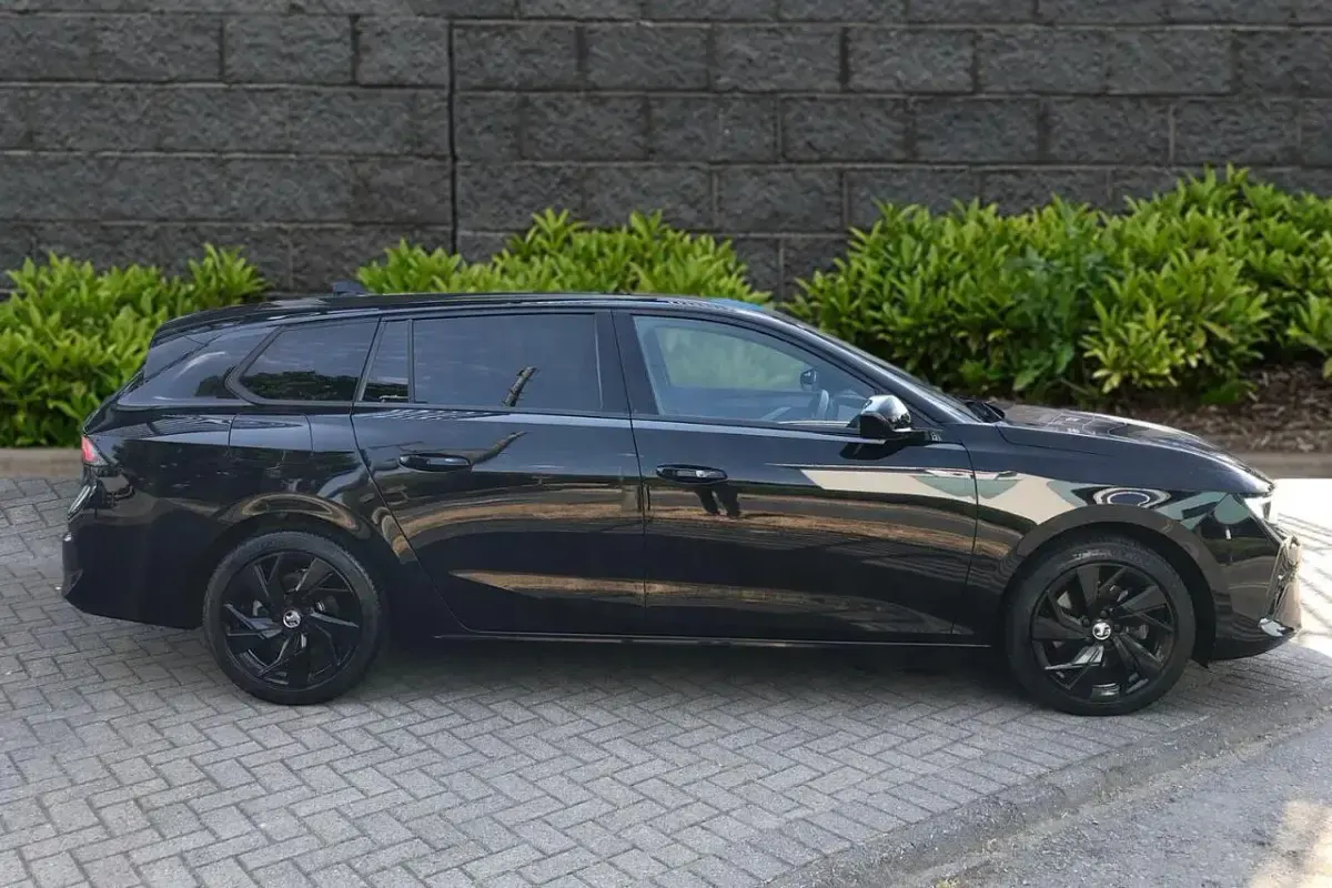 Used Vauxhall Astra S 128 HP (94 kW) 2024 Black Estate