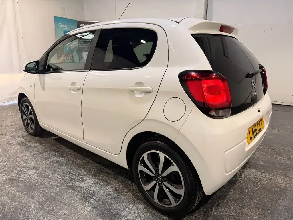 Used Citroën C1 Flair 82 HP (60 kW) 2016 White Hatchback