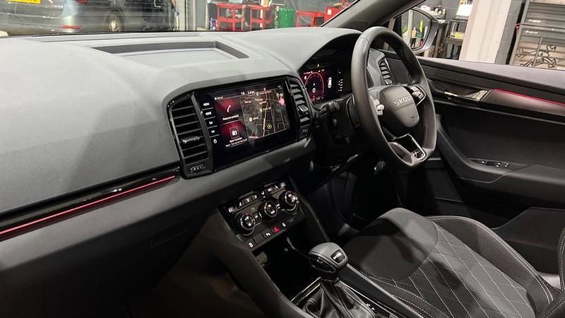 Used Skoda Karoq SportLine 150 HP (110 kW) 2025 Moon white SUV