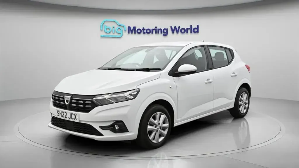Used Dacia Sandero Comfort 90 HP (66 kW) 2022 White Hatchback