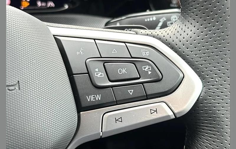 Used VW Golf VIII R-line 147 HP (108 kW) 2025 Grey Hatchback