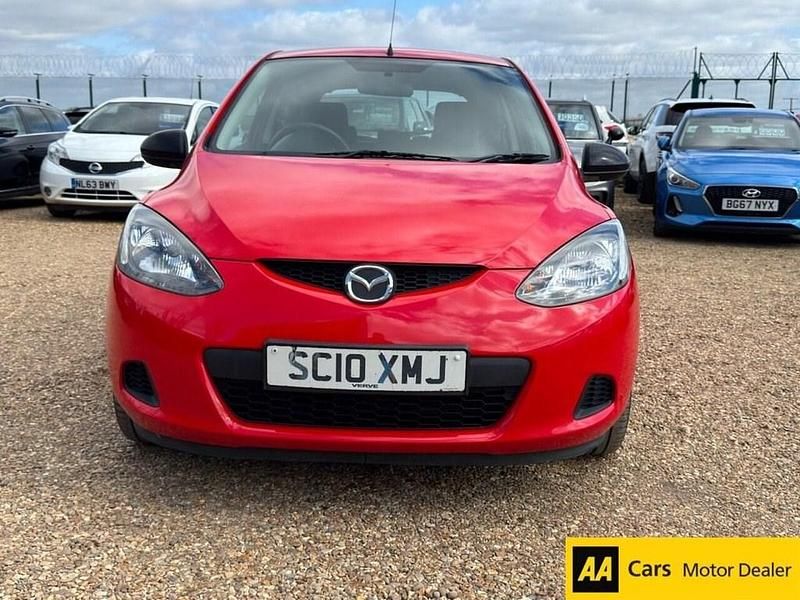 Usado Mazda 2 75 HP (55 kW) 2010 Vermelho Citadino