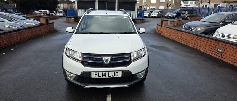 Used Dacia Sandero Lauréate 2014 White Hatchback