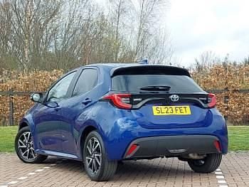 Used Toyota Yaris Hybrid Design 116 HP (85 kW) 2023 Blue Hatchback